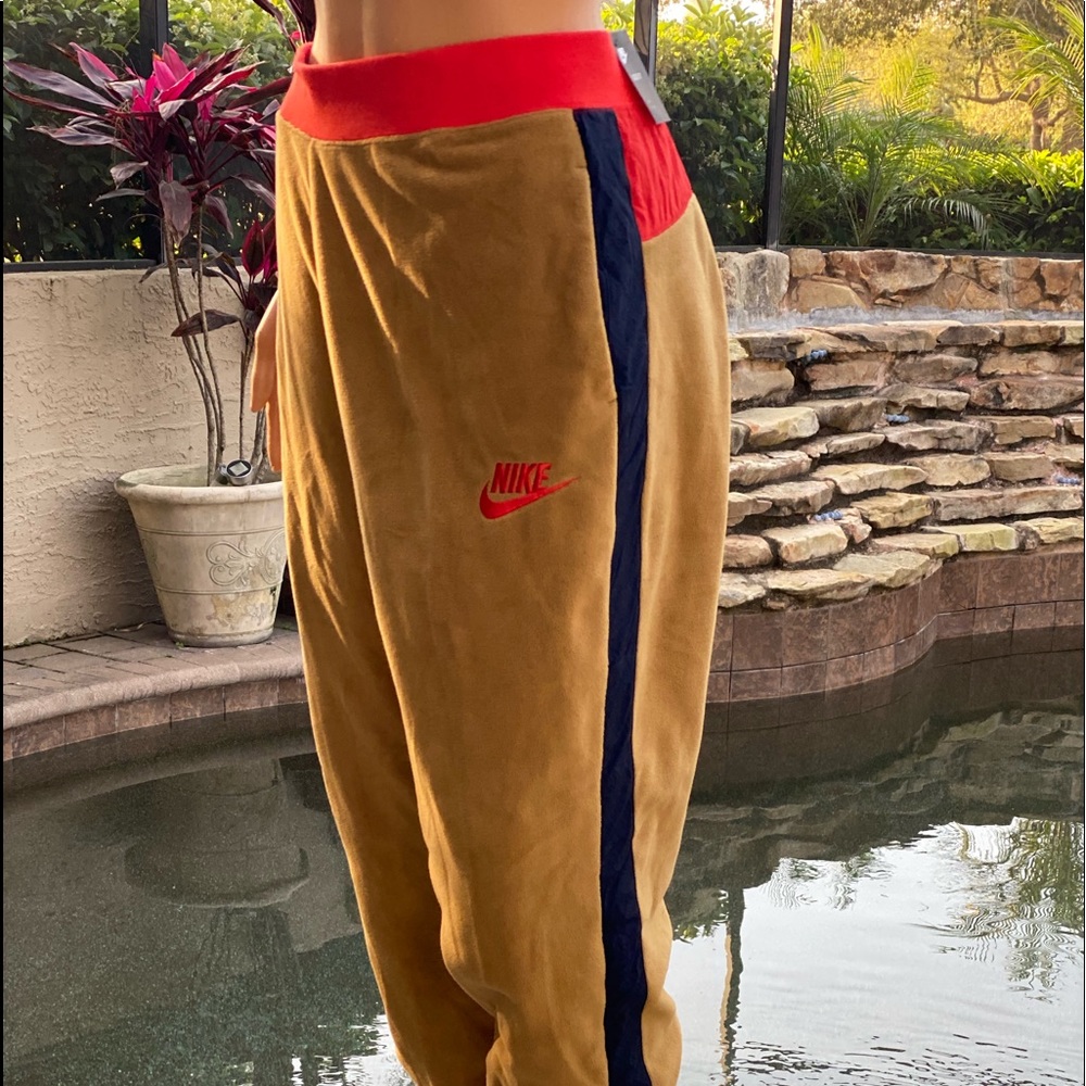 Nike Sportswear Essential Women's Fleece Pants